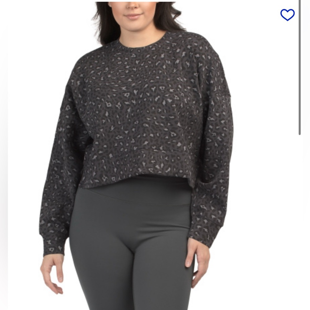 Yogalicious Scuba Leopard Printed Pullover Top